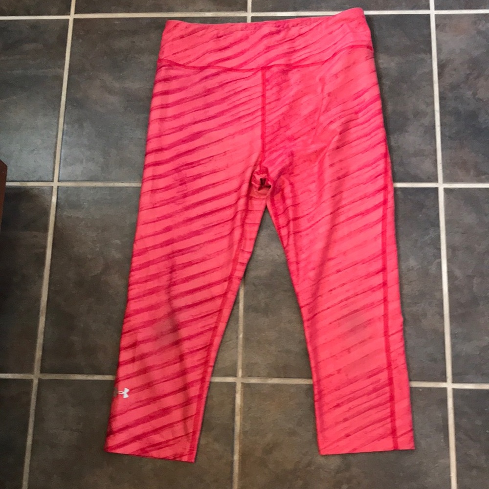 UNDER ARMOUR  CUTE COMPRESSION LEGGINGS NEVER WARN